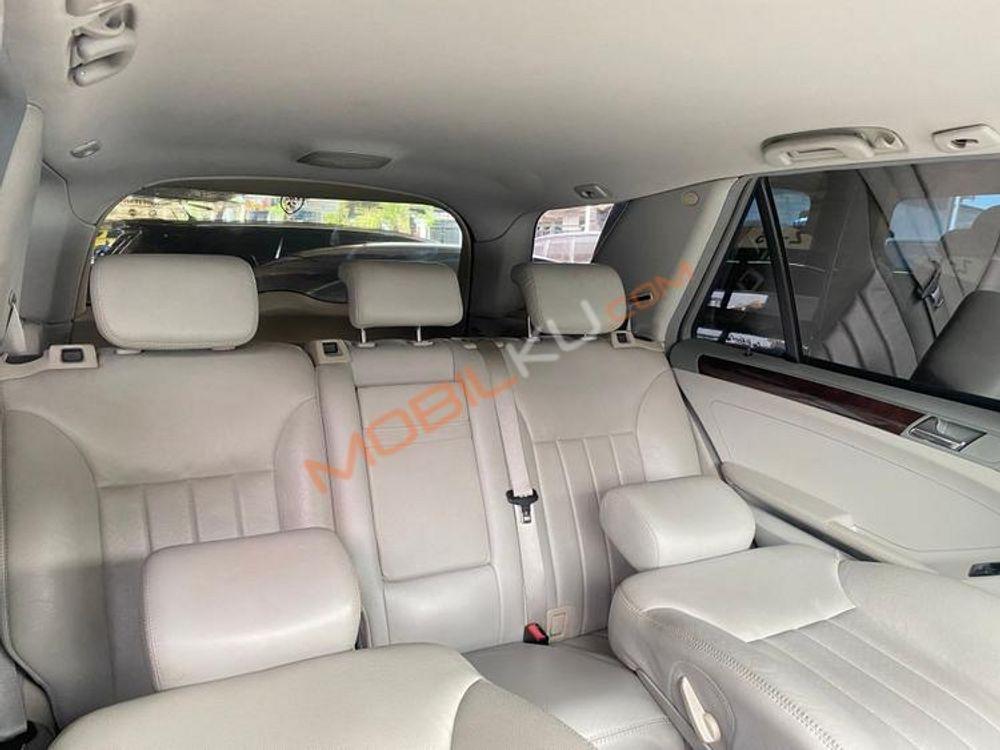Mobil Mercedes-Benz ML 2006