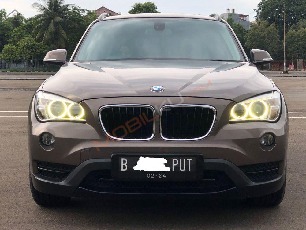 Mobil BMW X1 2013