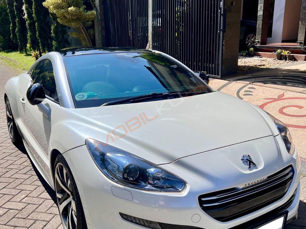 Mobil Peugeot RCZ 2013