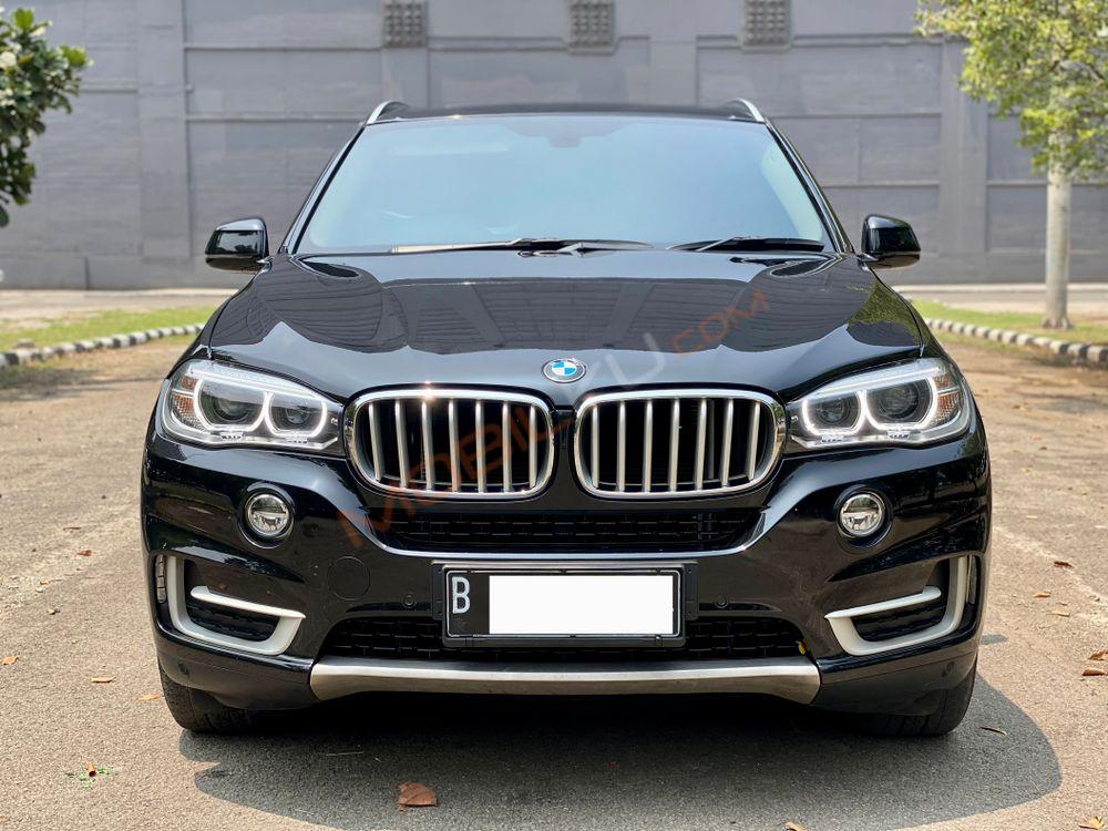 Mobil BMW X5 2015