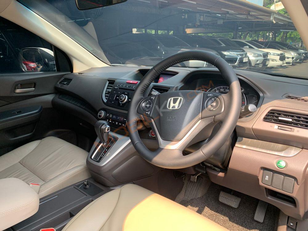 Mobil Honda CR-V 2012