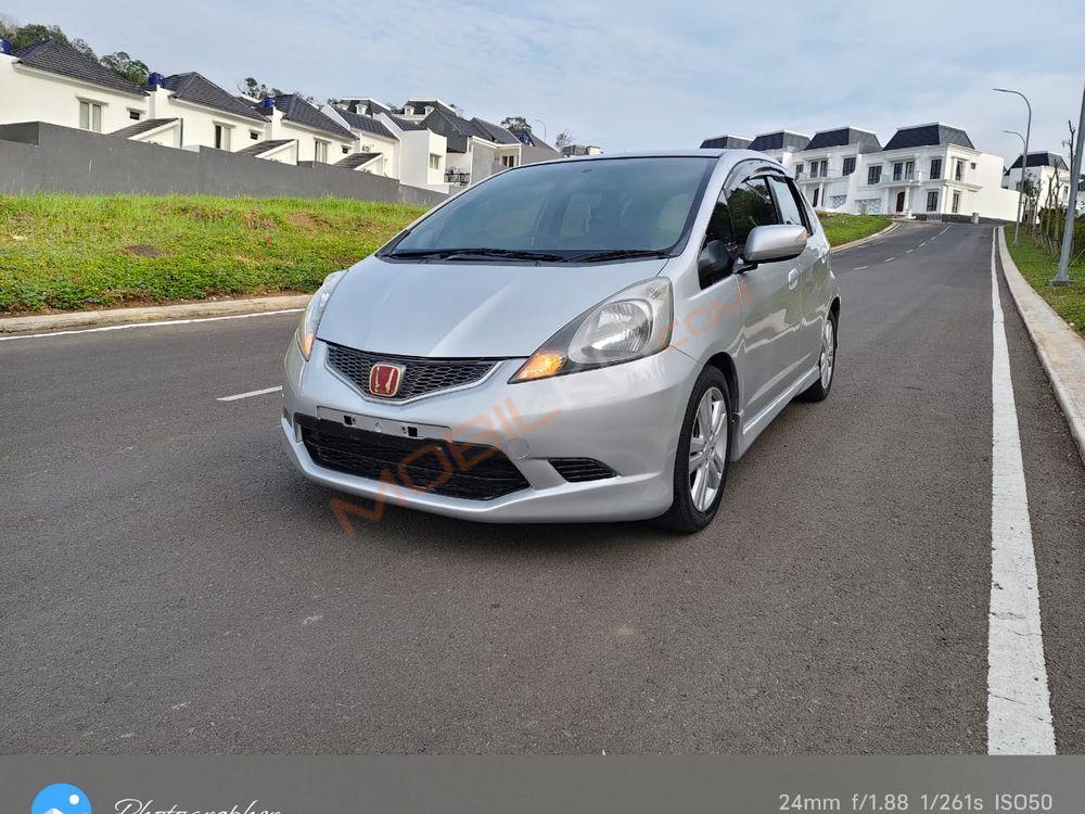 Mobil Honda Jazz 2008