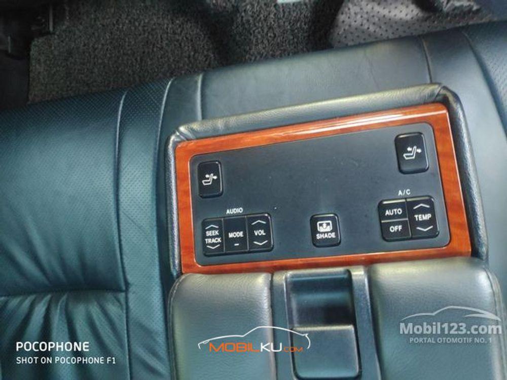 Mobil Toyota Camry 2012