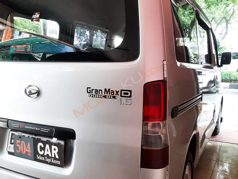 Mobil Daihatsu Gran Max 2014