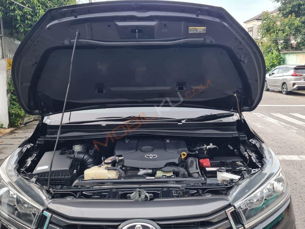 Mobil Toyota Kijang Innova 2021