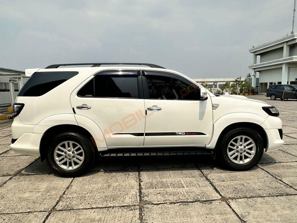 Mobil Toyota Fortuner 2014