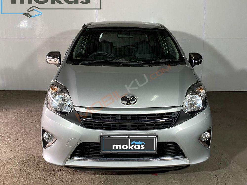Mobil Toyota Agya 2015