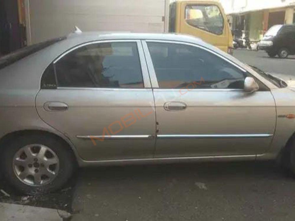 Mobil Kia Shuma 2000