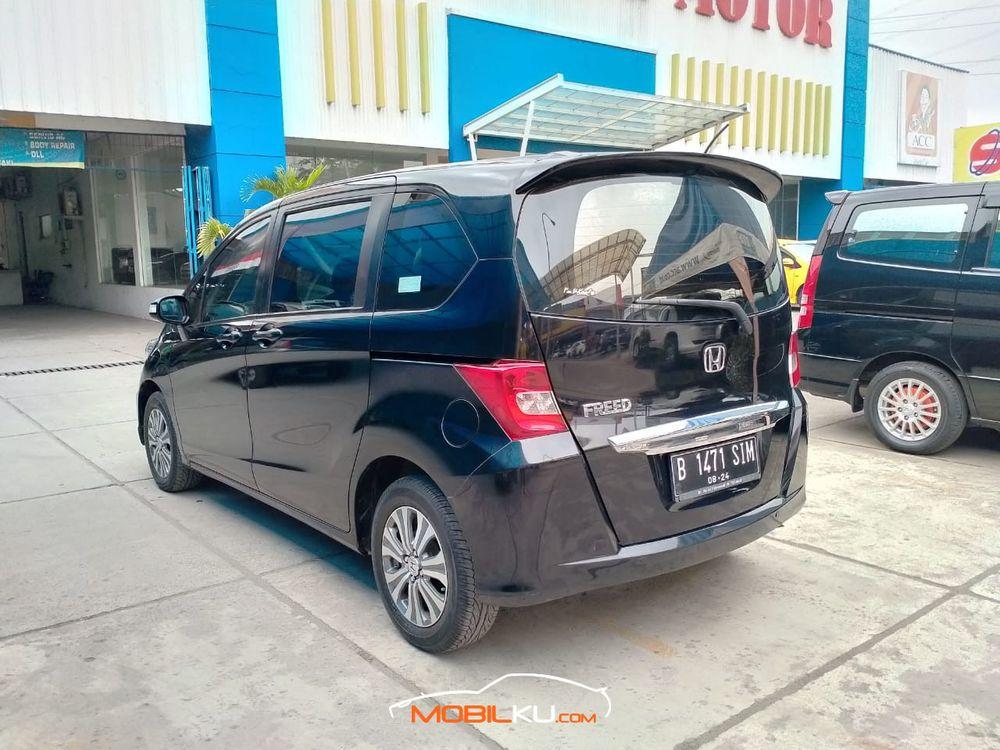 Mobil Honda Freed 2014