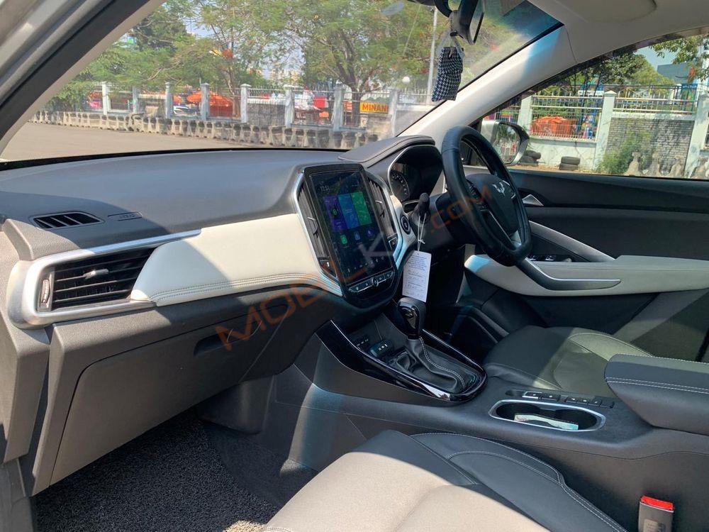 Mobil Wuling Almaz 2019