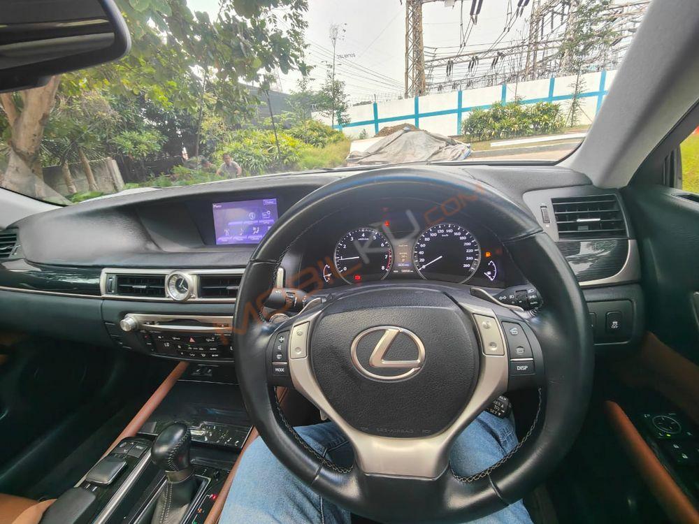 Mobil Lexus GS 2012