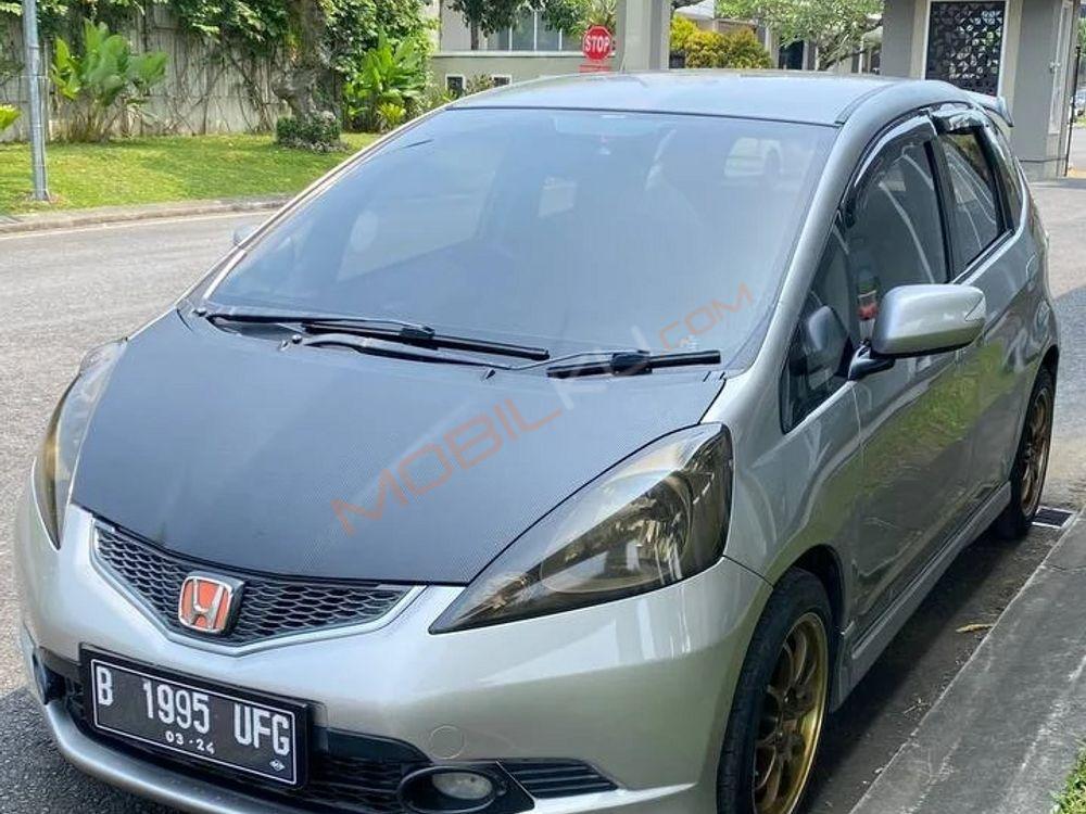 Mobil Honda Jazz 2009