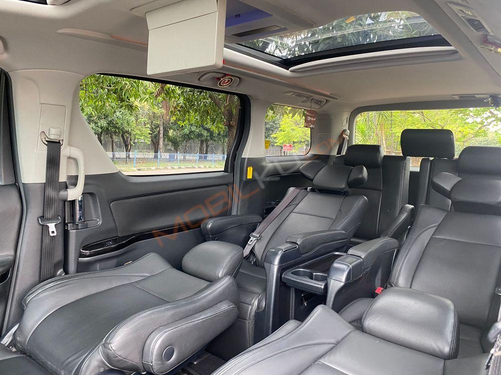 Mobil Toyota Vellfire 2014