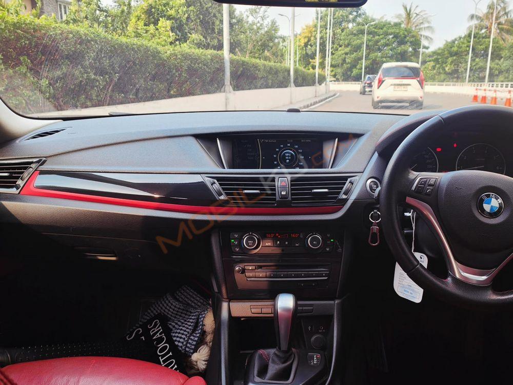 Mobil BMW X1 2015