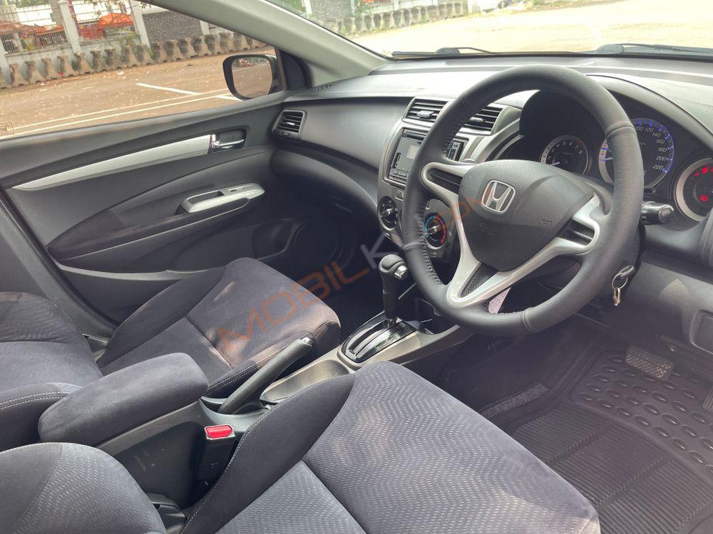 Mobil Honda City Sedan 2012