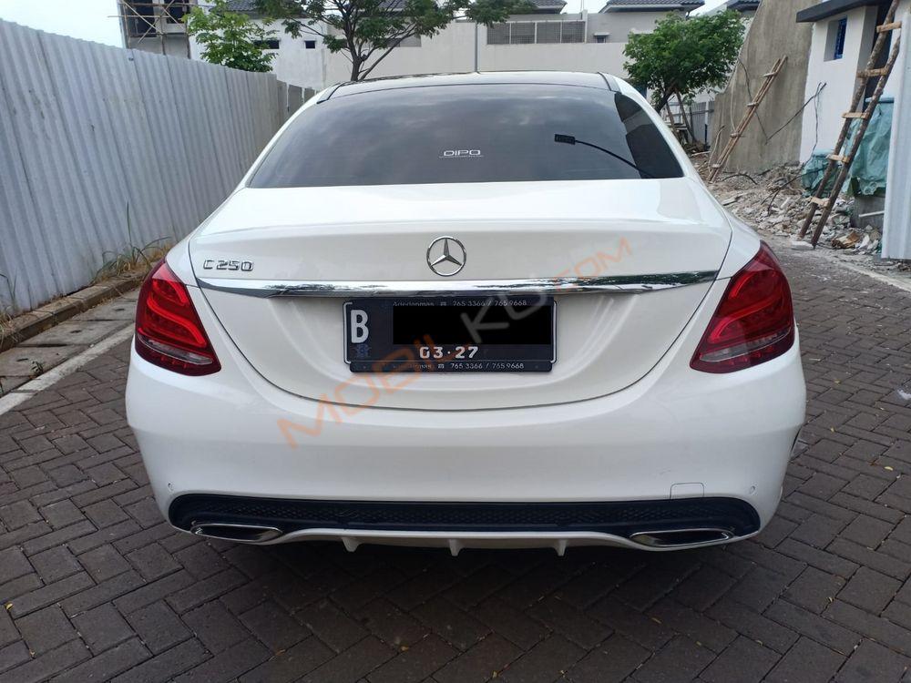Mobil Mercedes-Benz C-Class 2014