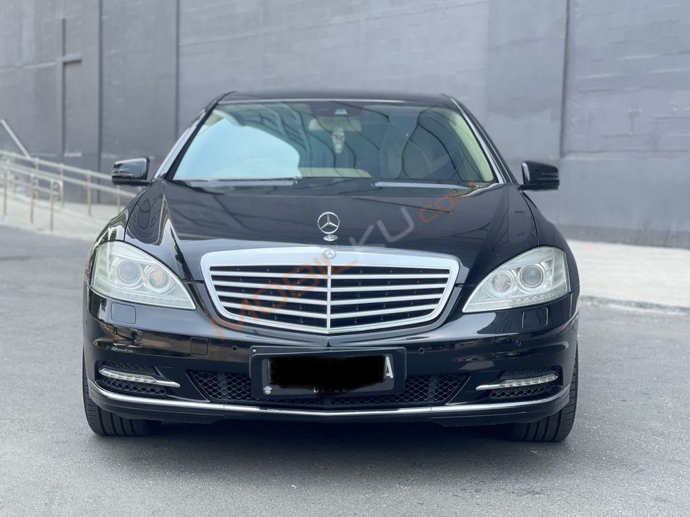 Mobil Mercedes-Benz S-Class 2011
