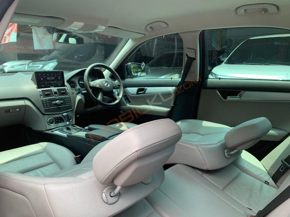 Mobil Mercedes-Benz C-Class 2008