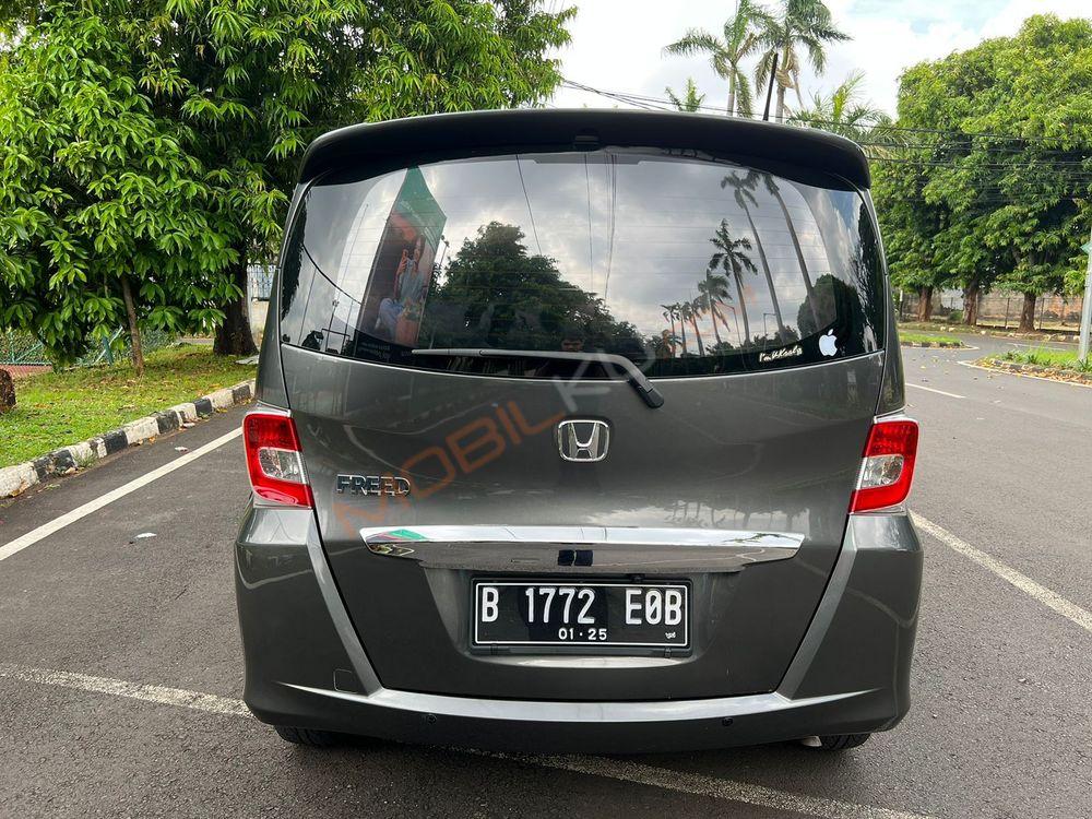 Mobil Honda Freed 2014