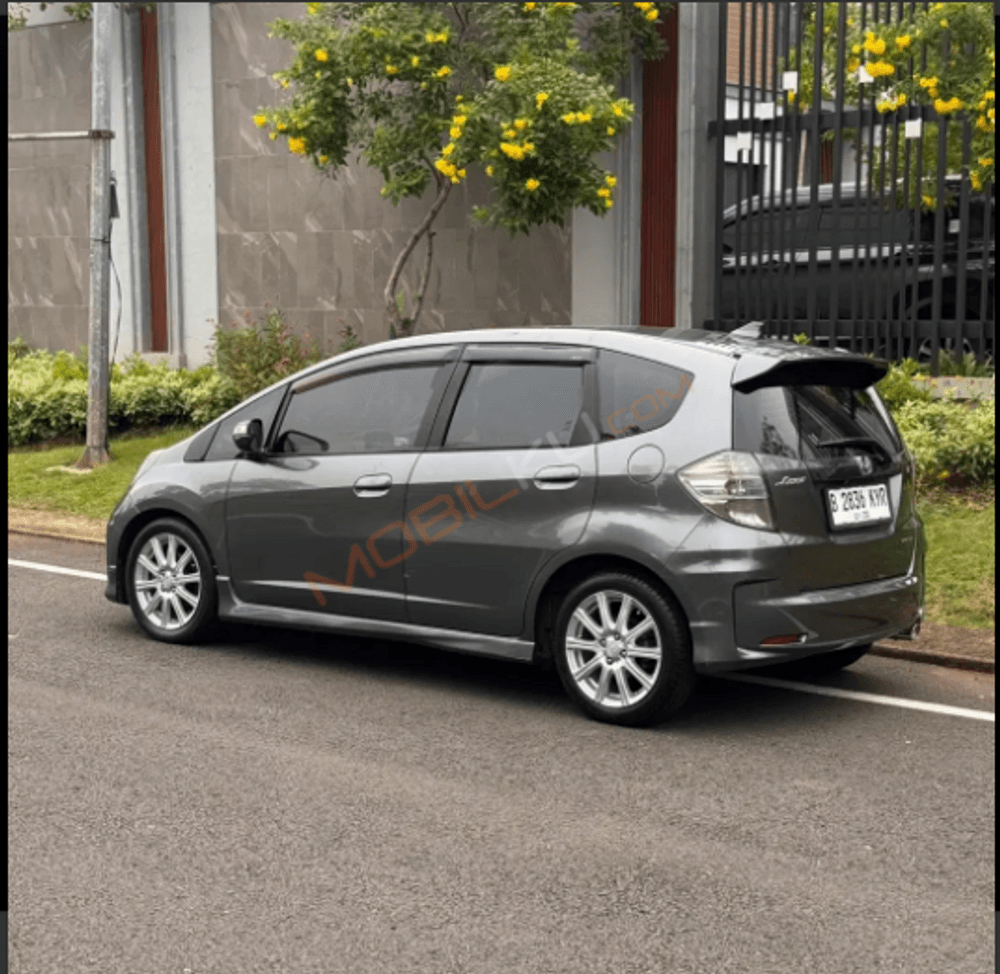 Mobil Honda Jazz 2014