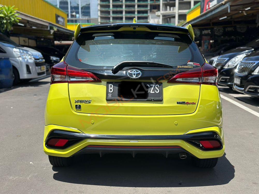 Mobil Toyota Yaris 2021