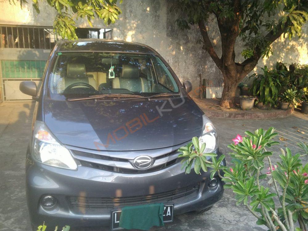 Mobil Daihatsu Xenia 2014
