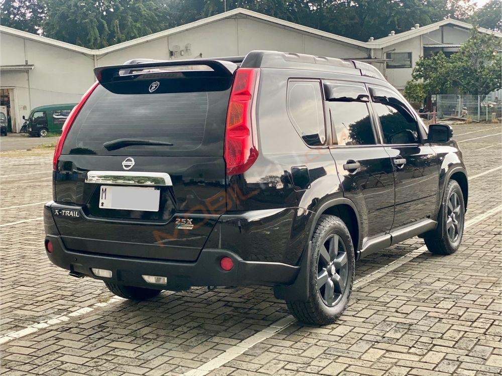 Mobil Nissan X-Trail 2008