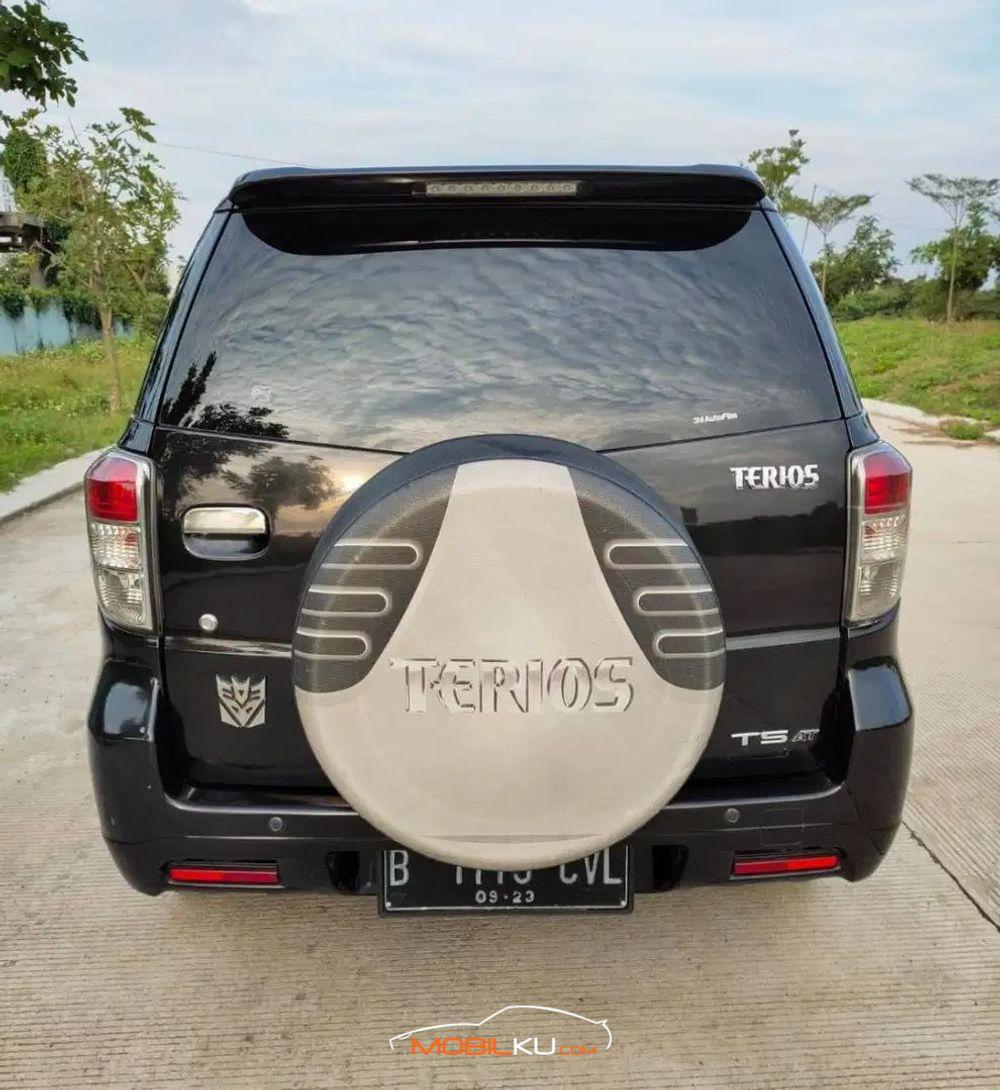 Mobil Daihatsu Terios 2012