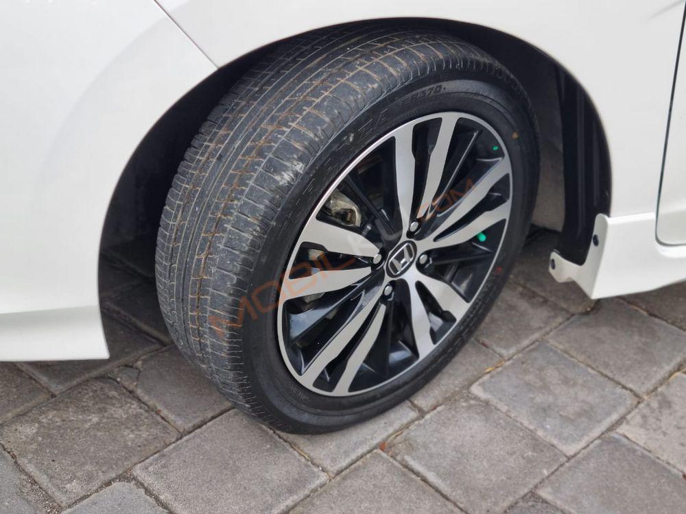 Mobil Honda Jazz 2018