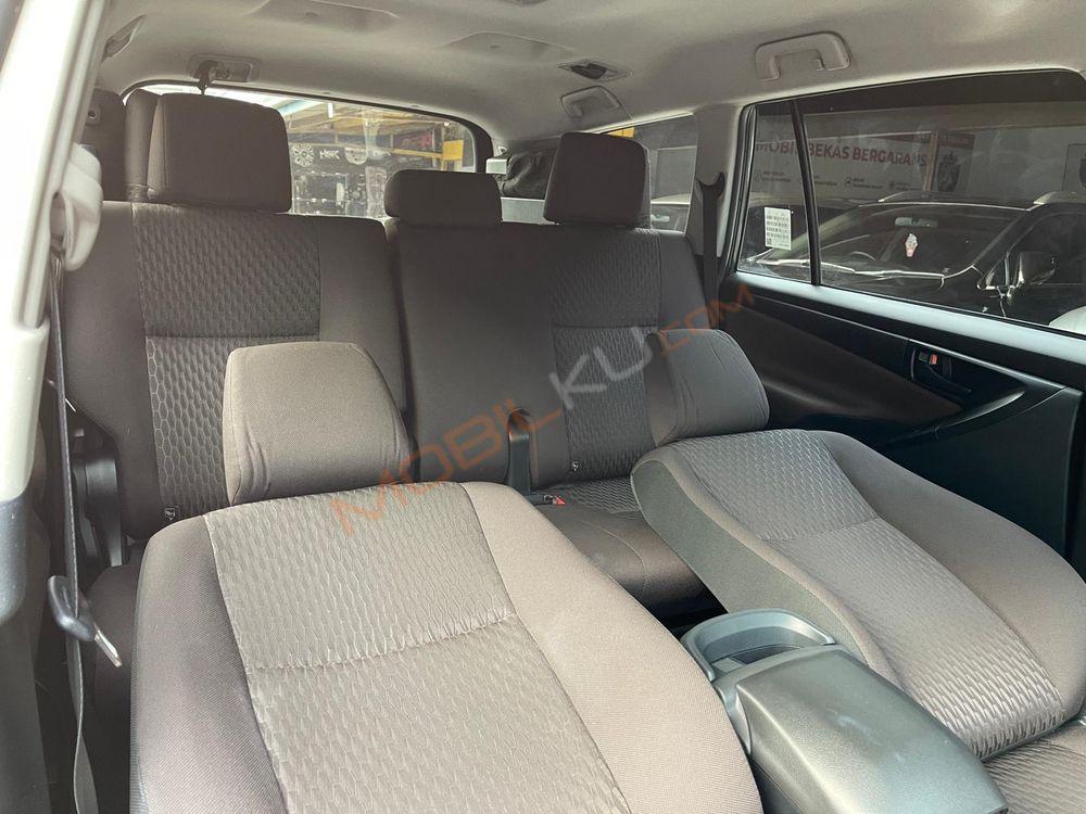 Mobil Toyota Kijang Innova 2022