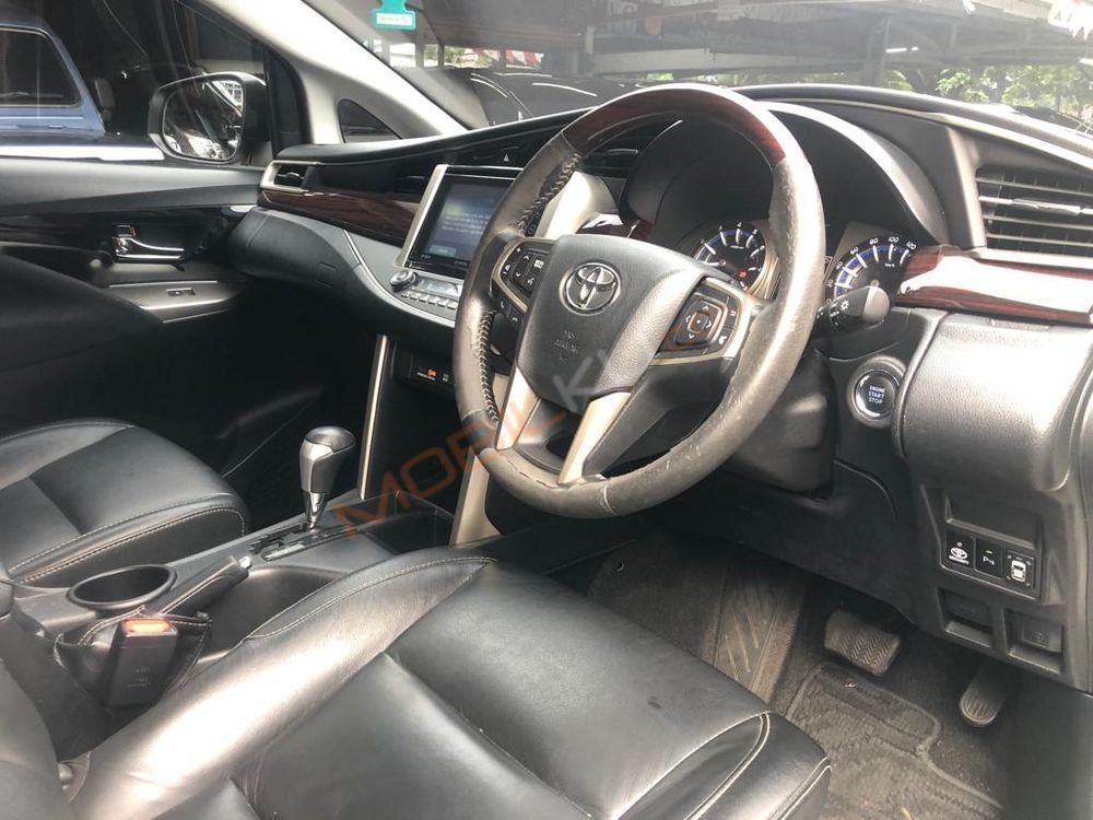 Mobil Toyota Kijang Innova 2017