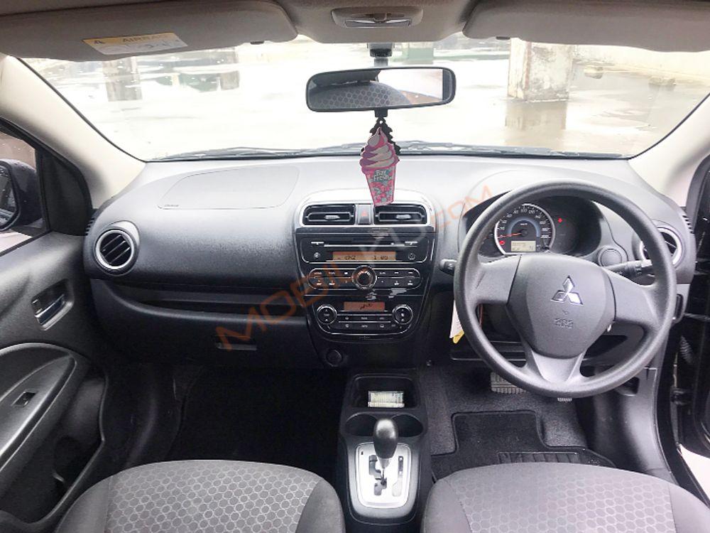 Mobil Mitsubishi Mirage 2016