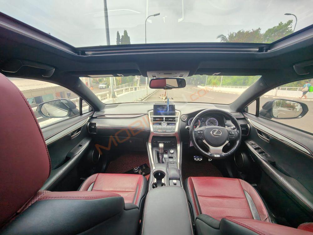 Mobil Lexus NX 2016