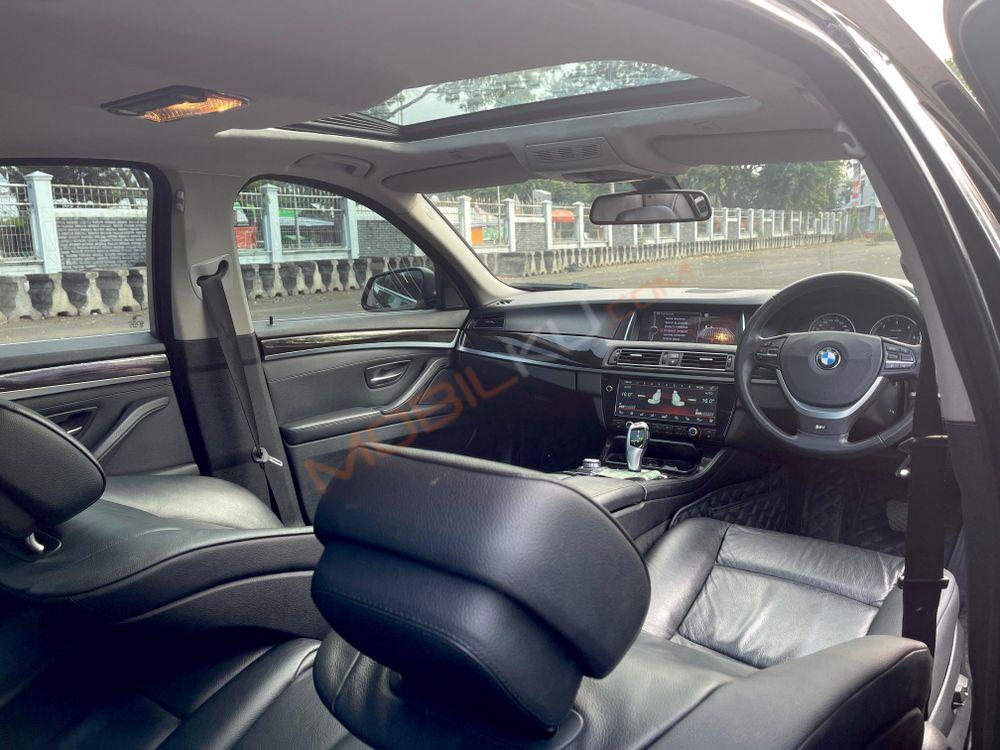 Mobil BMW 5 Series 2013
