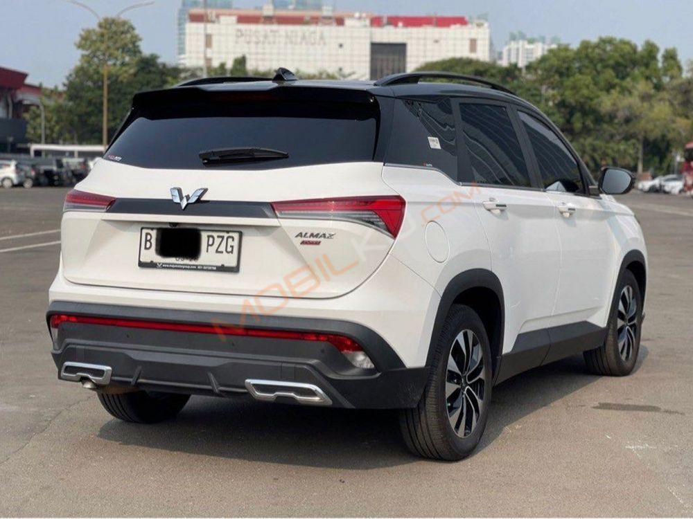 Mobil Wuling Almaz 2022