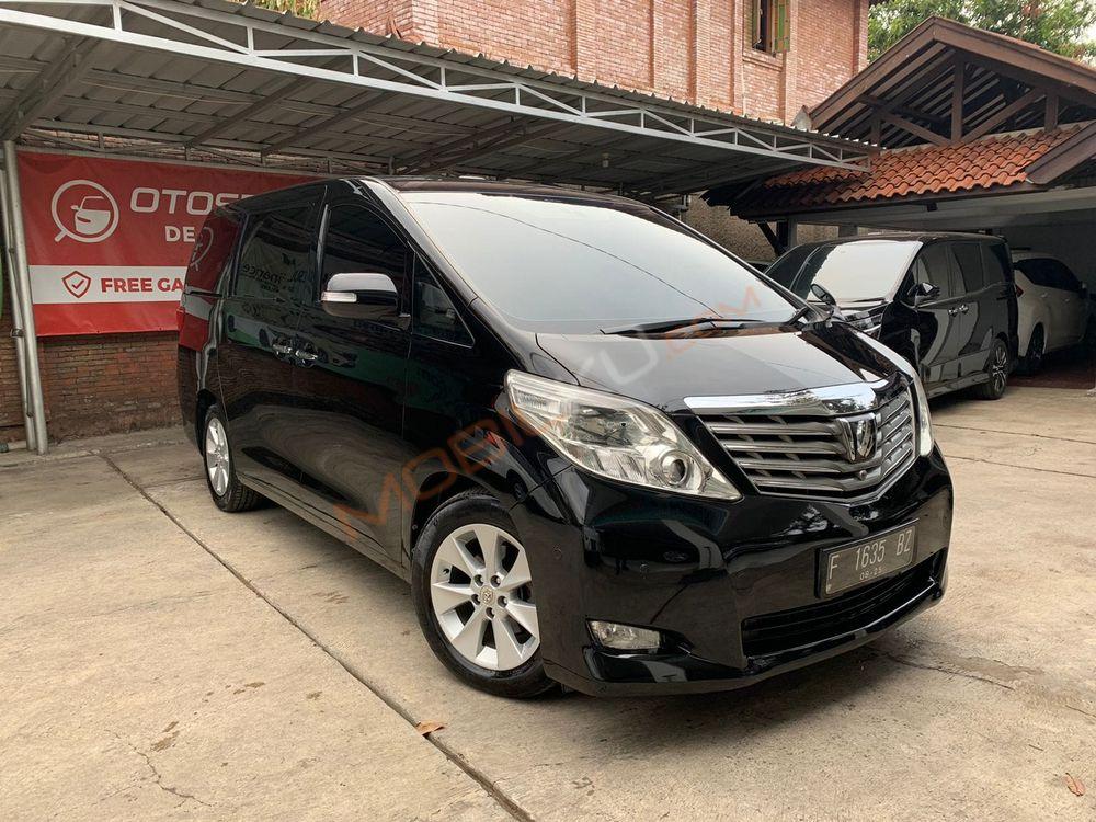 Mobil Toyota Alphard 2009