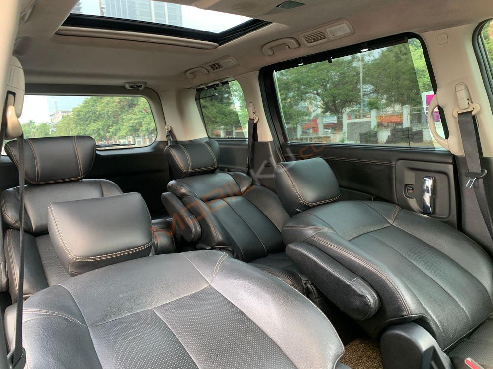Mobil Nissan Elgrand 2013