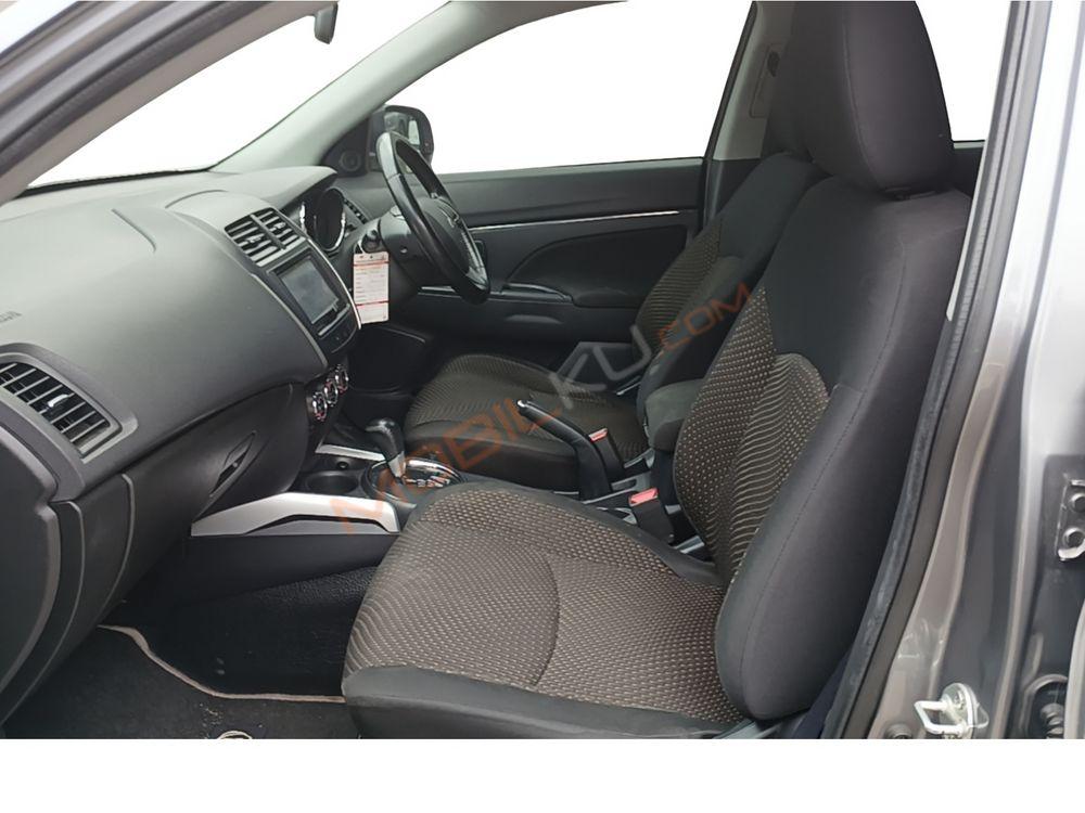 Mobil Mitsubishi Outlander Sport 2015