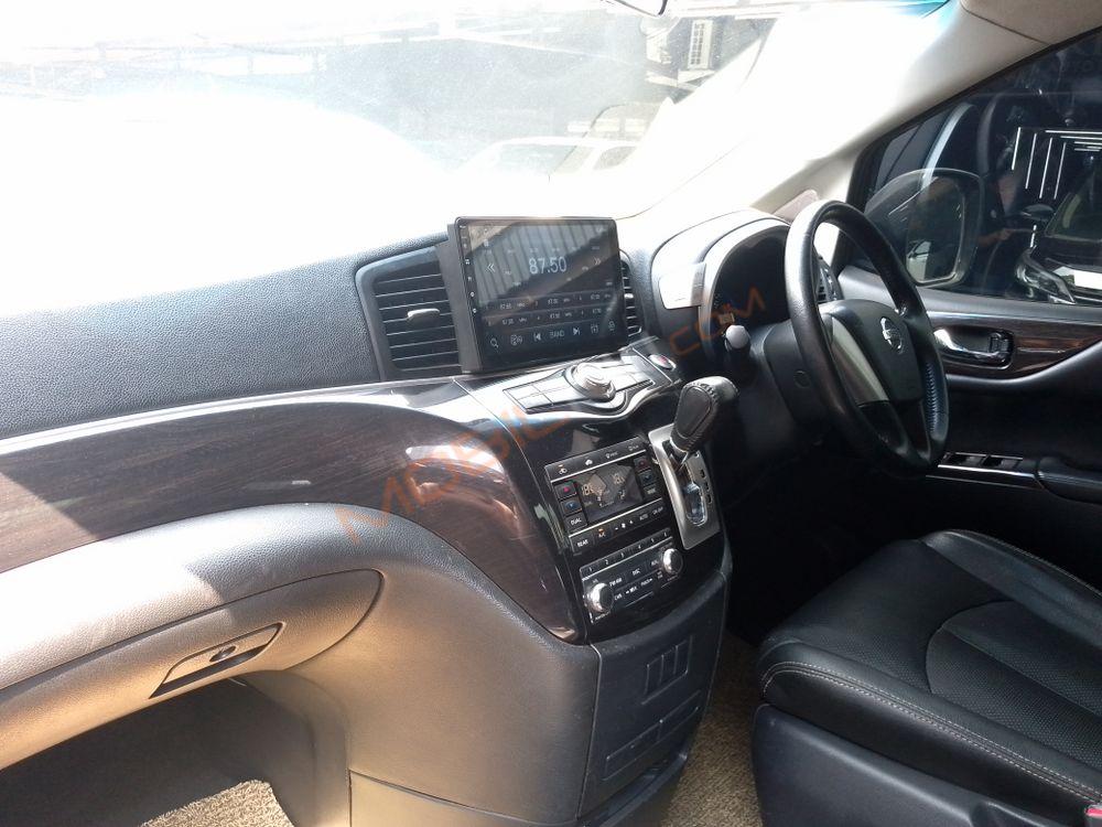 Mobil Nissan Elgrand 2013