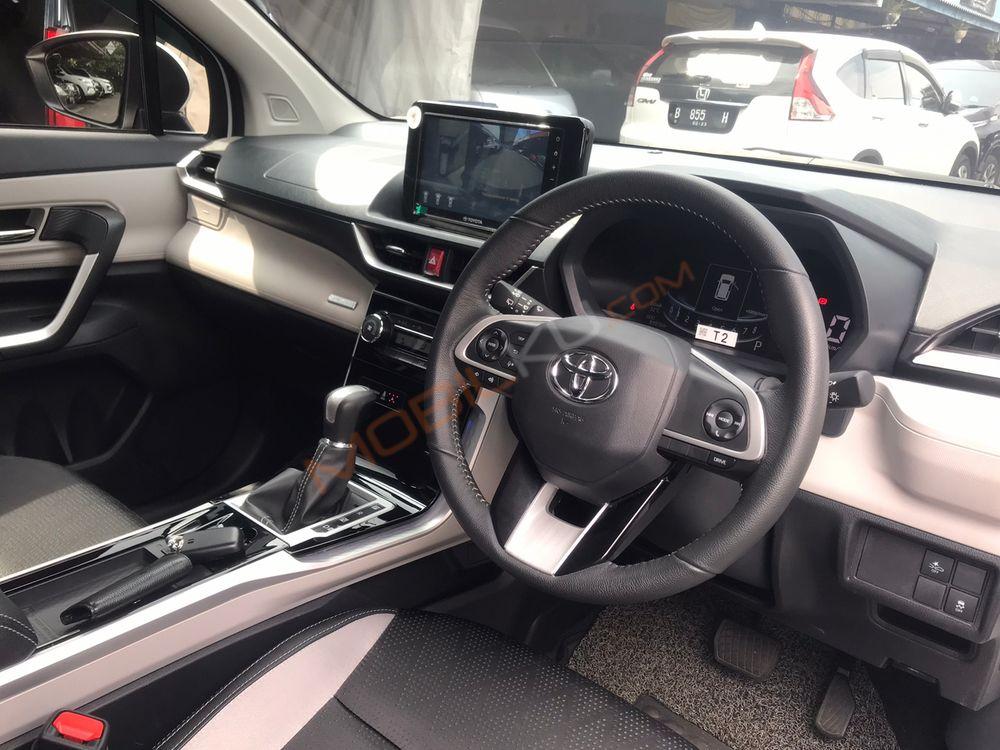 Mobil Toyota Veloz 2022
