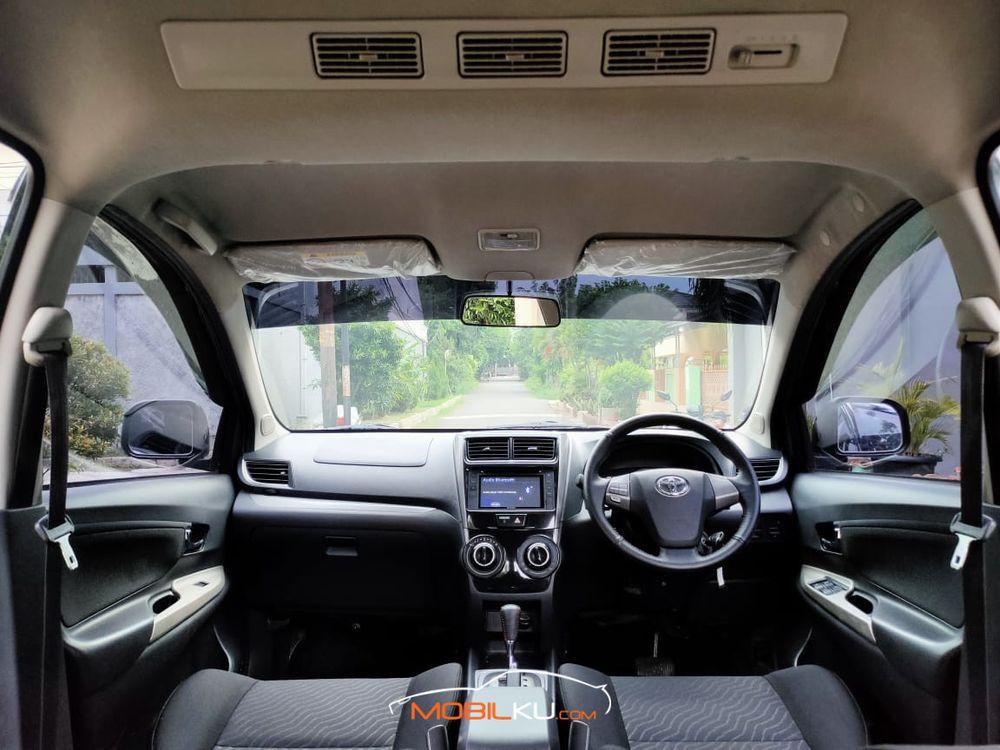 Mobil Toyota Avanza 2016