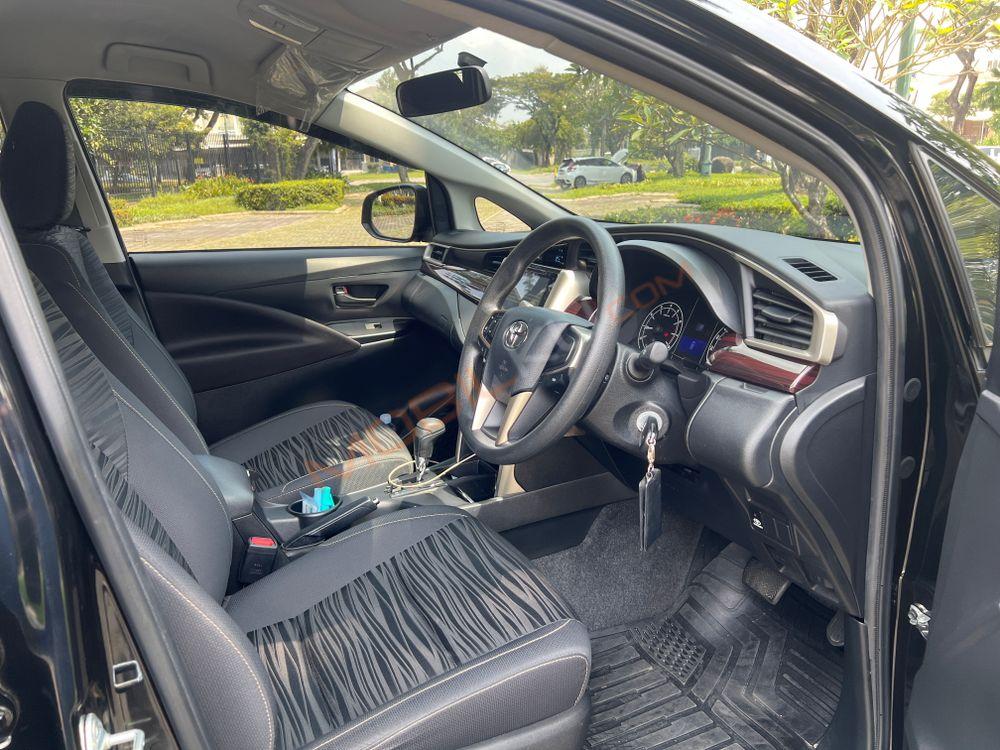 Mobil Toyota Kijang Innova 2021