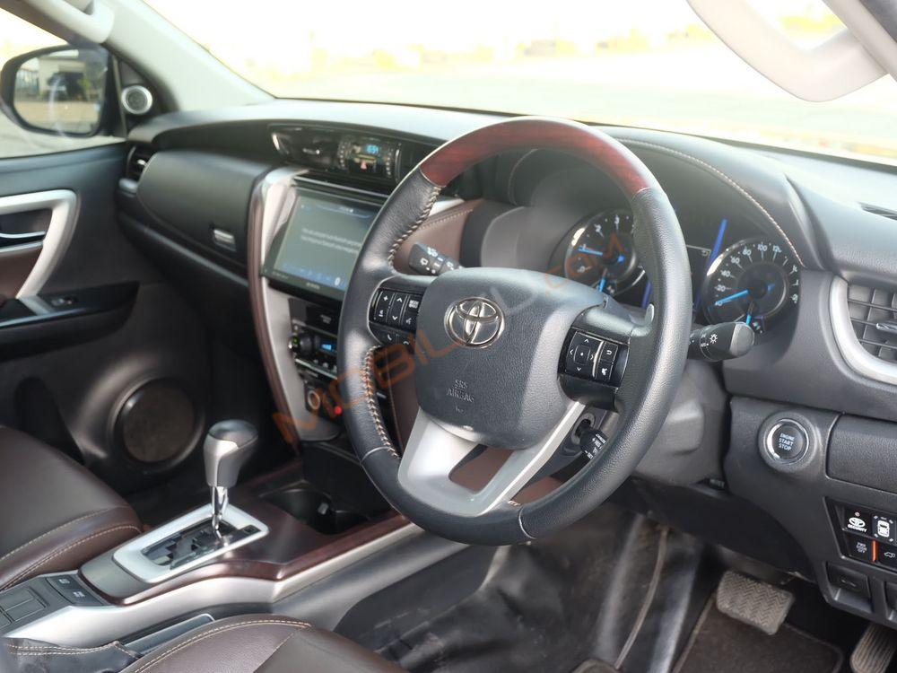 Mobil Toyota Fortuner 2020