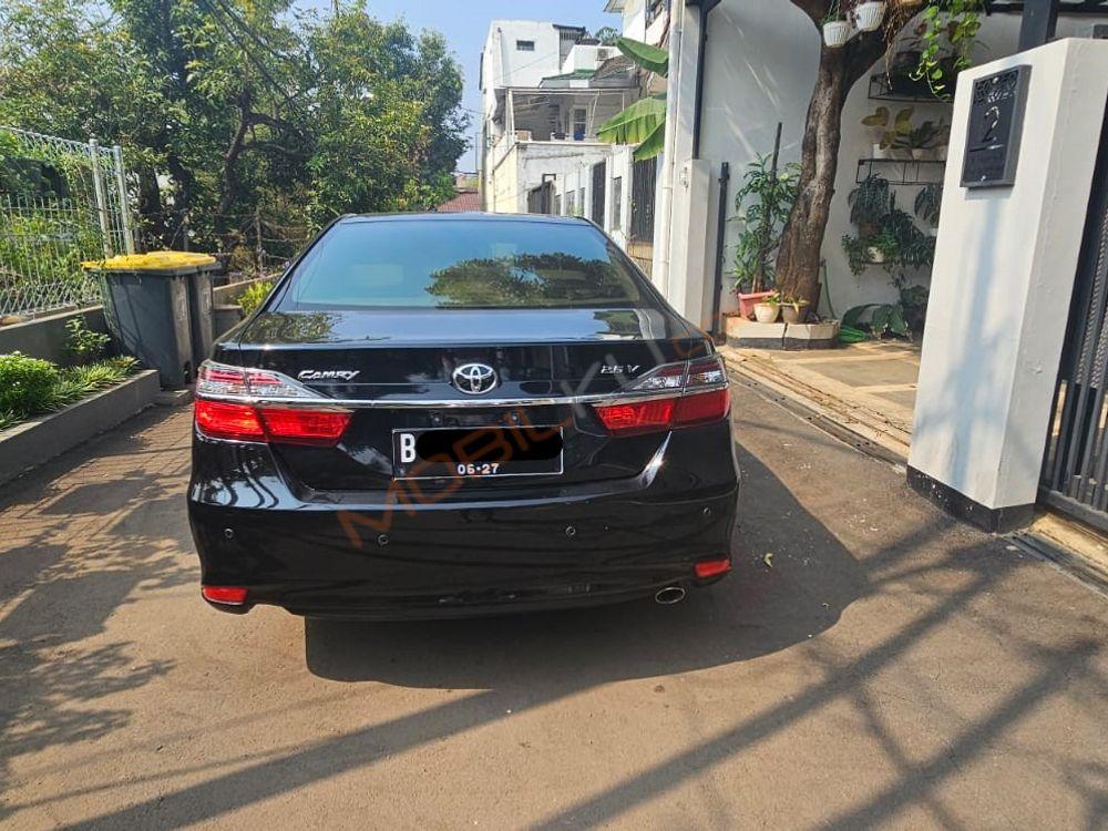 Mobil Toyota Camry 2016