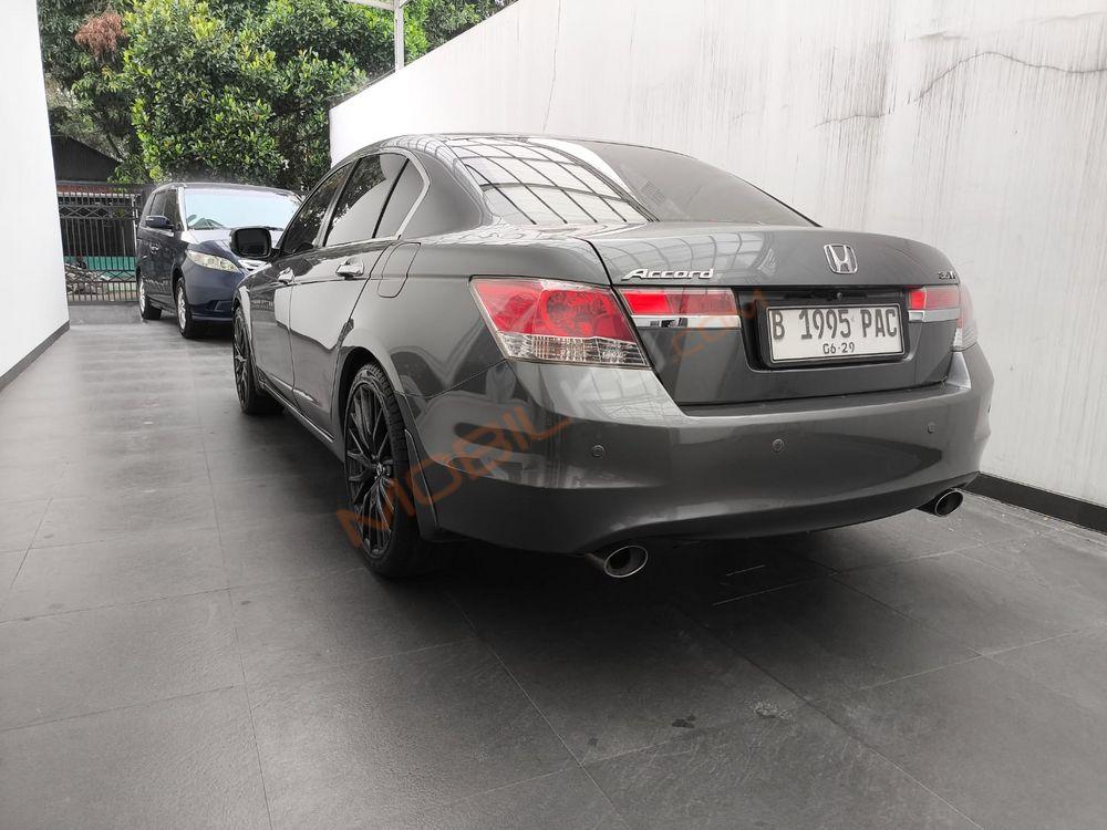 Mobil Honda Accord 2012