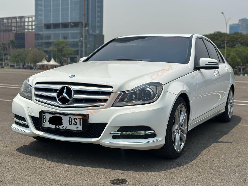 Mobil Mercedes-Benz C-Class 2014