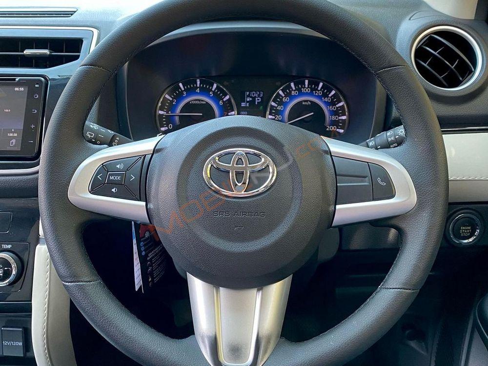 Mobil Toyota Rush 2018