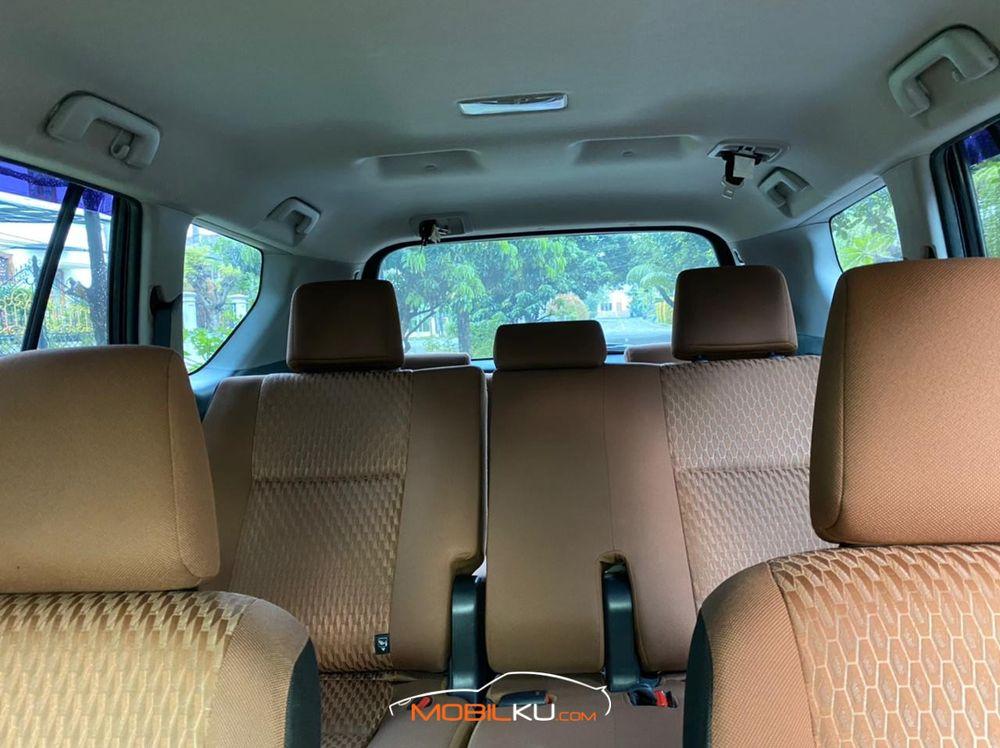 Mobil Toyota Kijang Innova 2016