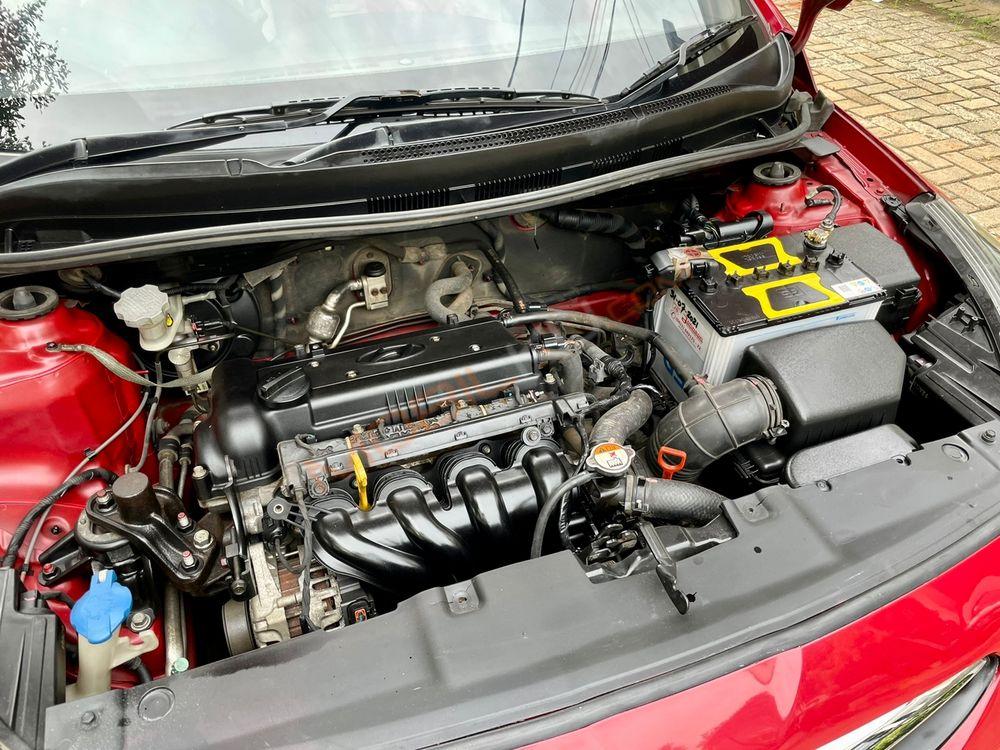 Mobil Hyundai Avega 2012