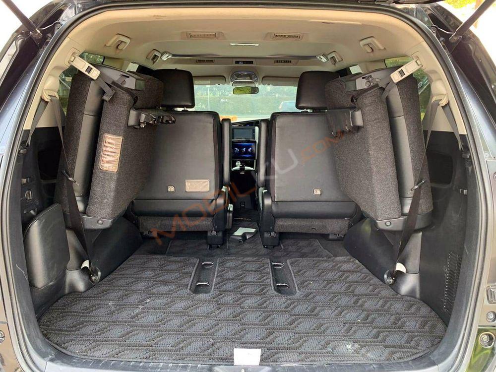 Mobil Toyota Kijang Innova 2018